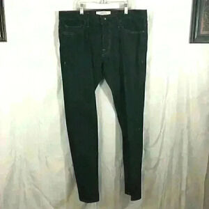 Genetic Los Angeles Womans Size 32 Dark Wash Button-Fly Straight Leg Jeans